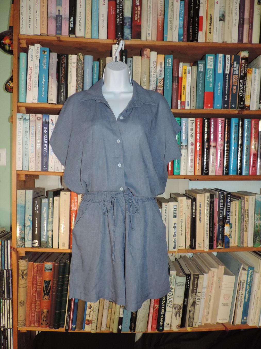 Lots de vêtements: ensemble short chemise bleu gris – D'occasion à Genève par Axelle333 2