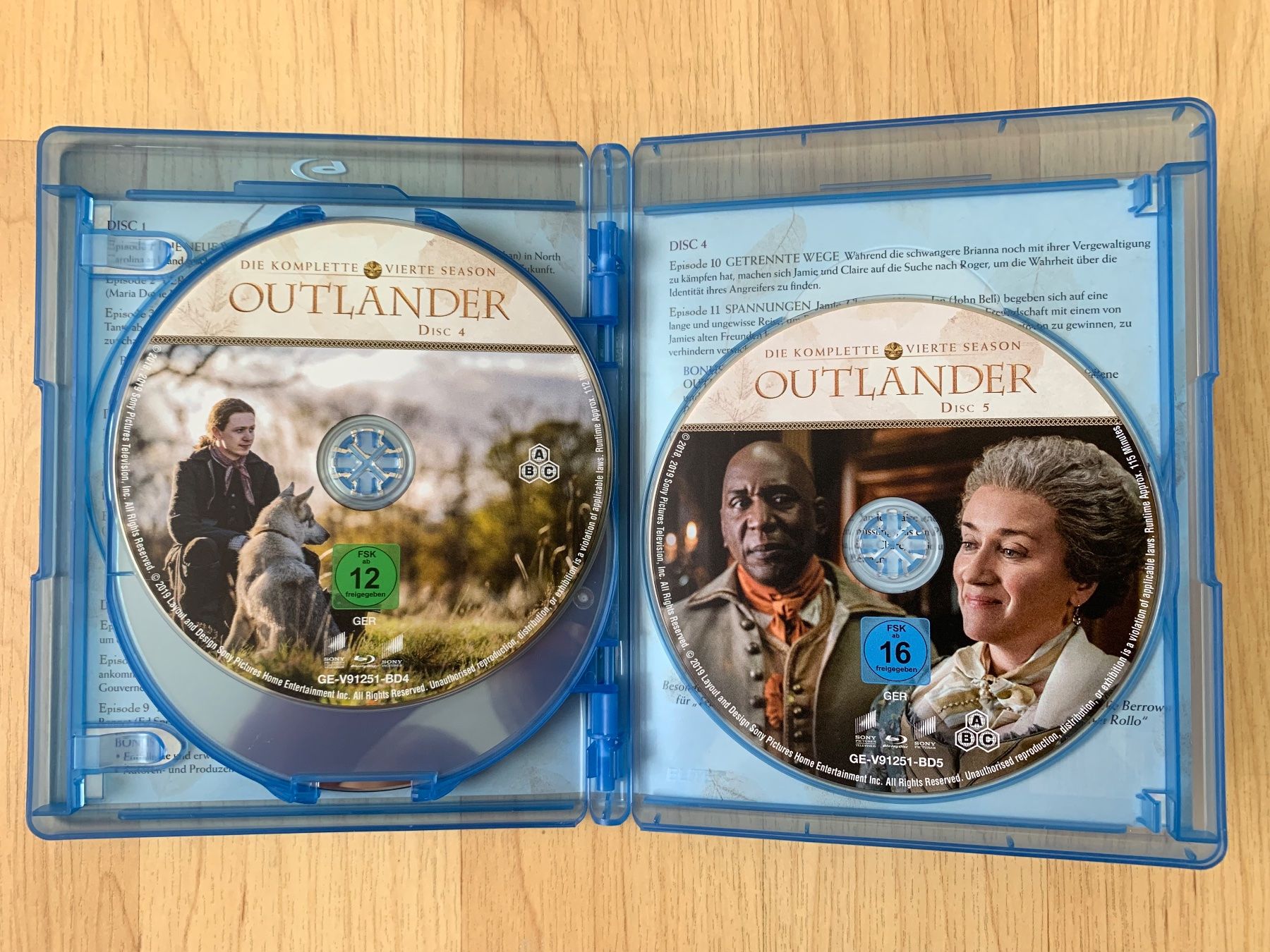 Alle DVDs: Outlander - Staffel 4 (Blu Ray) – Gebraucht aus Sissach von BeetleMouse 2