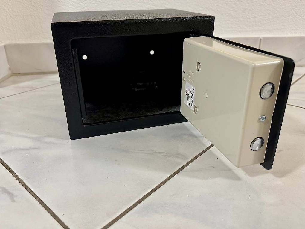 Casseforti: Tresor – Nuovo e nell'imballaggio originale da Dietikon venduto da inf_xq5h 1
