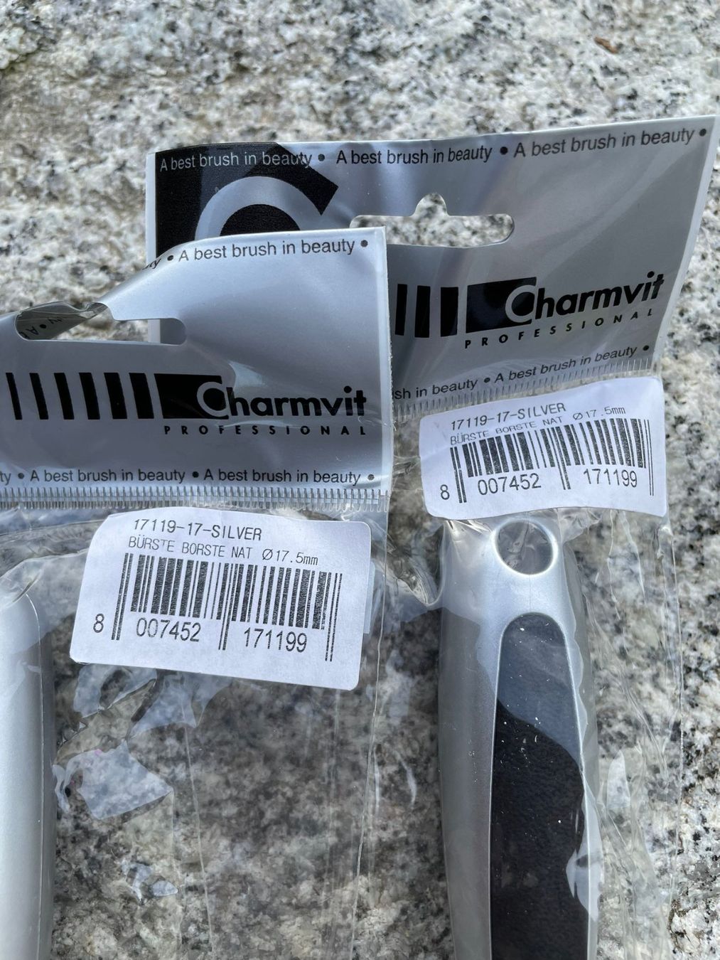 Altro per la cura dei capelli: 2x Haarbürsten Charmvit Professional 17.5mm - Silver – Nuovo e nell'imballaggio originale da Wängi venduto da LiqKojote 2