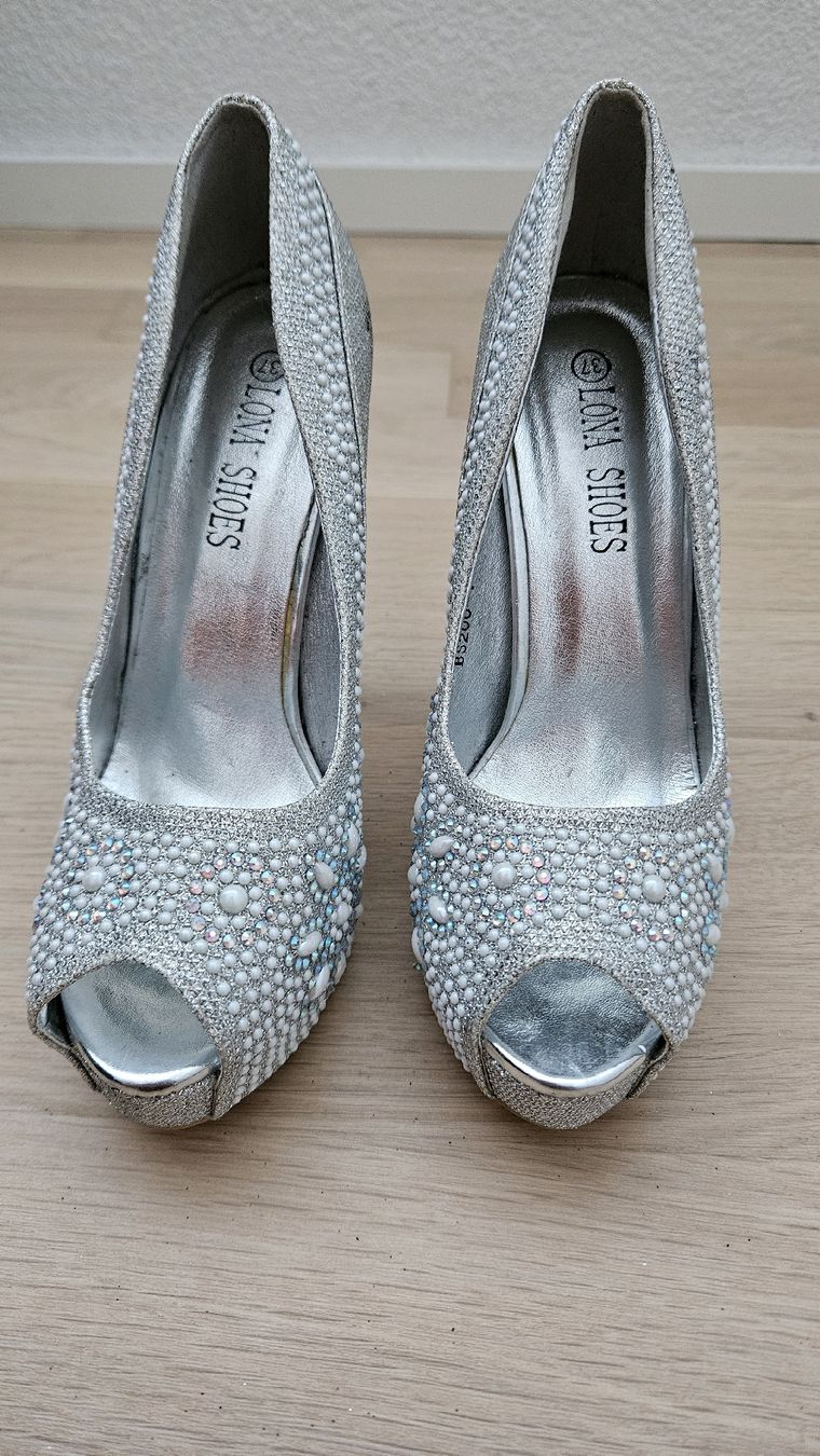 Scarpe da donna: Glitzernde High Heels, Silber, Grösse 37 – Usato da Winterthur venduto da an.ki