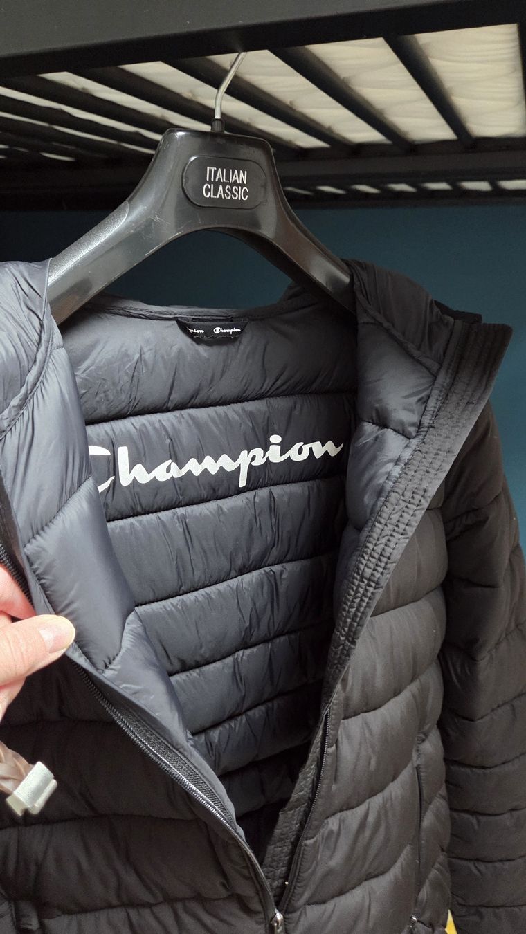 Champion Giacche & Cappotti: Champion Jacke – Usato da Winterthur venduto da sandi99 4