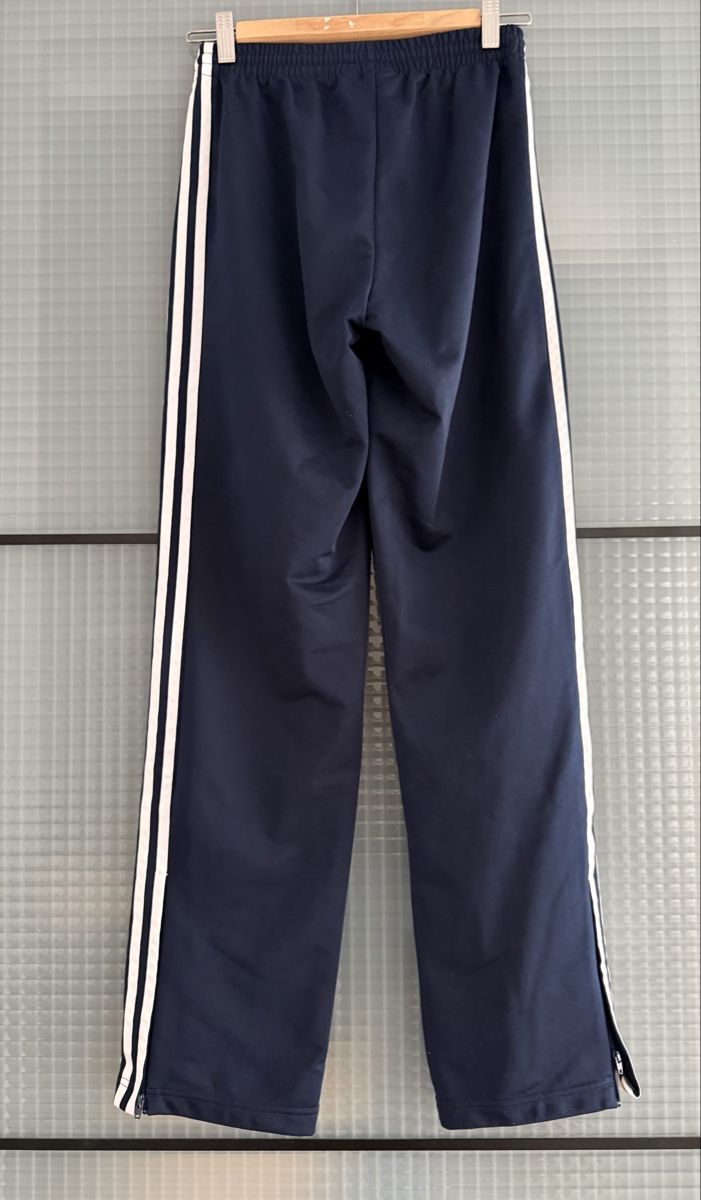 Adidas Hosen: Adidas Trainerhose – Gebraucht aus Zürich von jul_5t9s 1