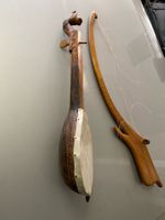 Antike Gusle - Traditionelle Streichlaute mit Bogen
