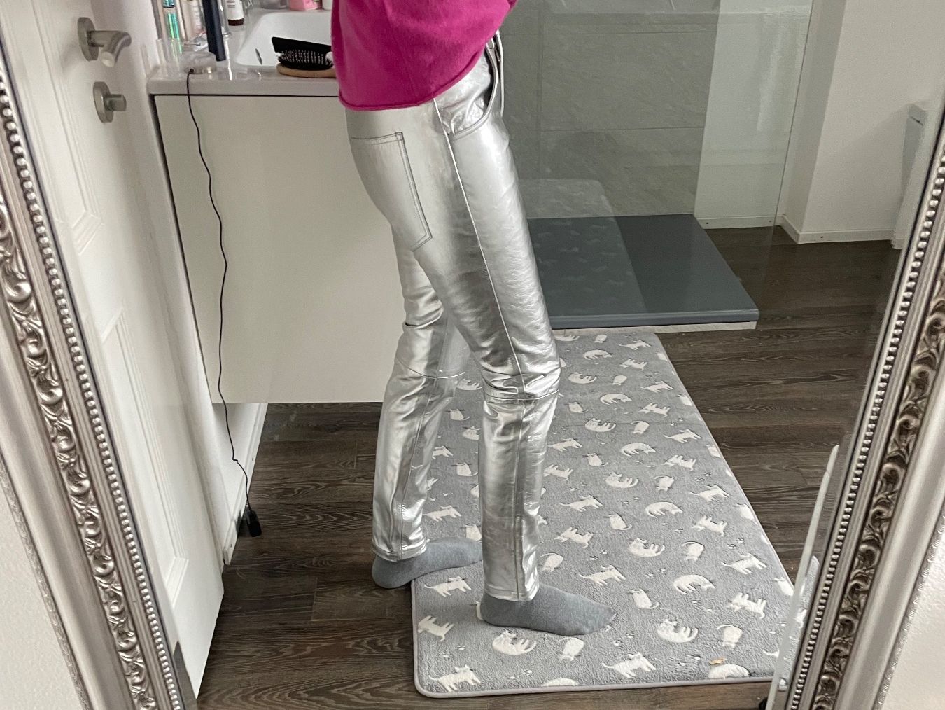 Pantaloni: Coole silberne Lederhose 36/38 – Usato da Huttwil venduto da heinzdaniel63 1