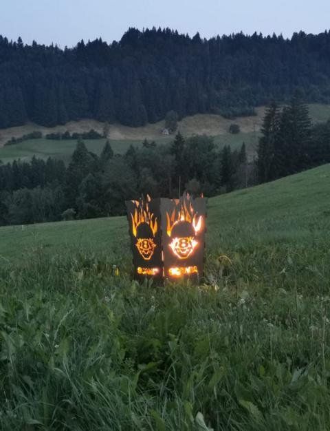 Autocarri: Scania , Feuerschale , Feuerkorb – Usato da Buttisholz venduto da Jost77 2