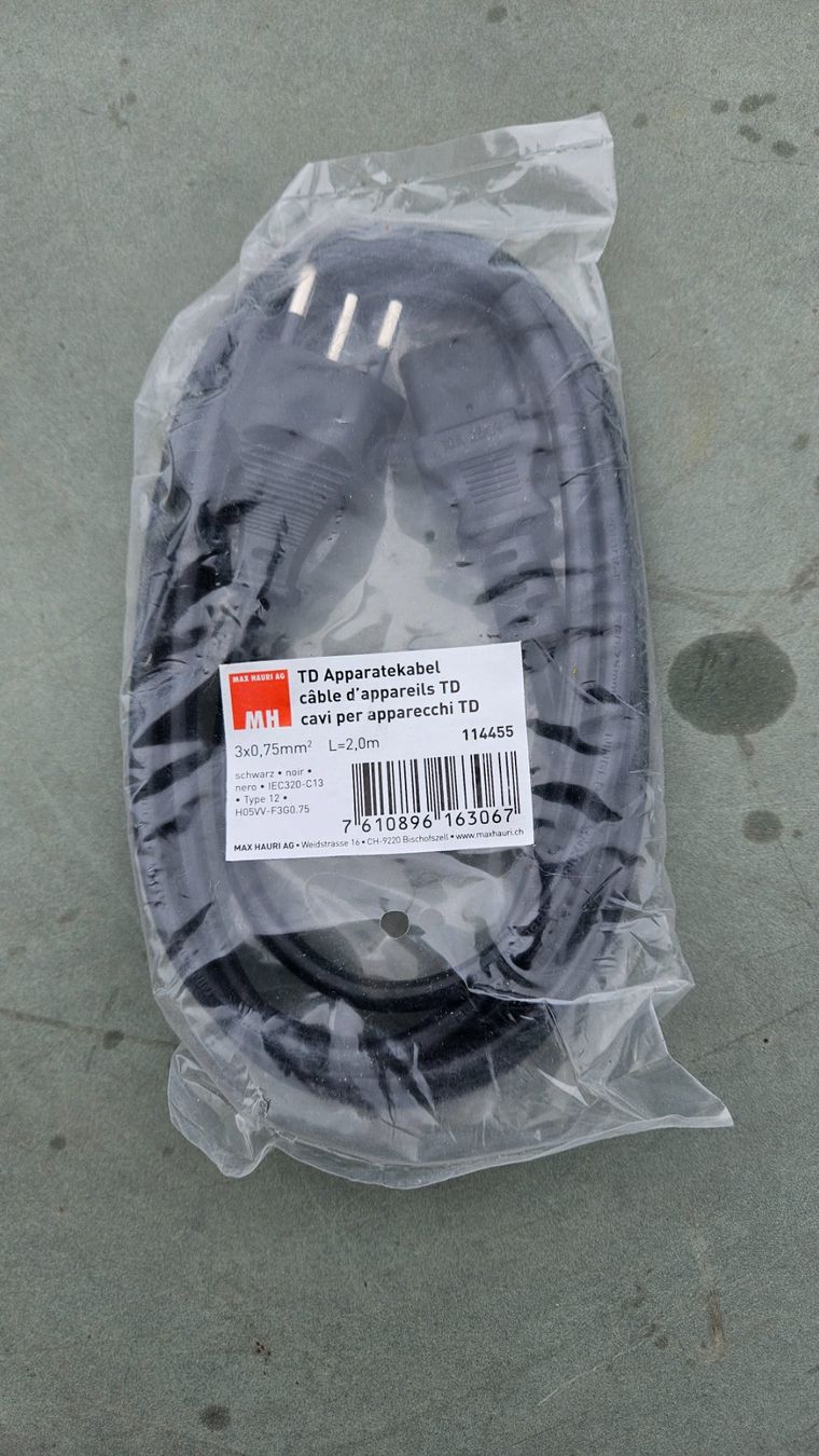 Cavi: Max Hauri TD Apparatekabel 2m – Typ 12 auf C13 – Nuovo e nell'imballaggio originale da Môtier (Vully) venduto da K.U.M.