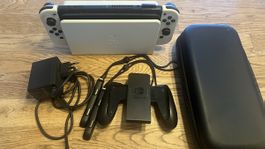 Nintendo Switch OLED mit Zubehör 
