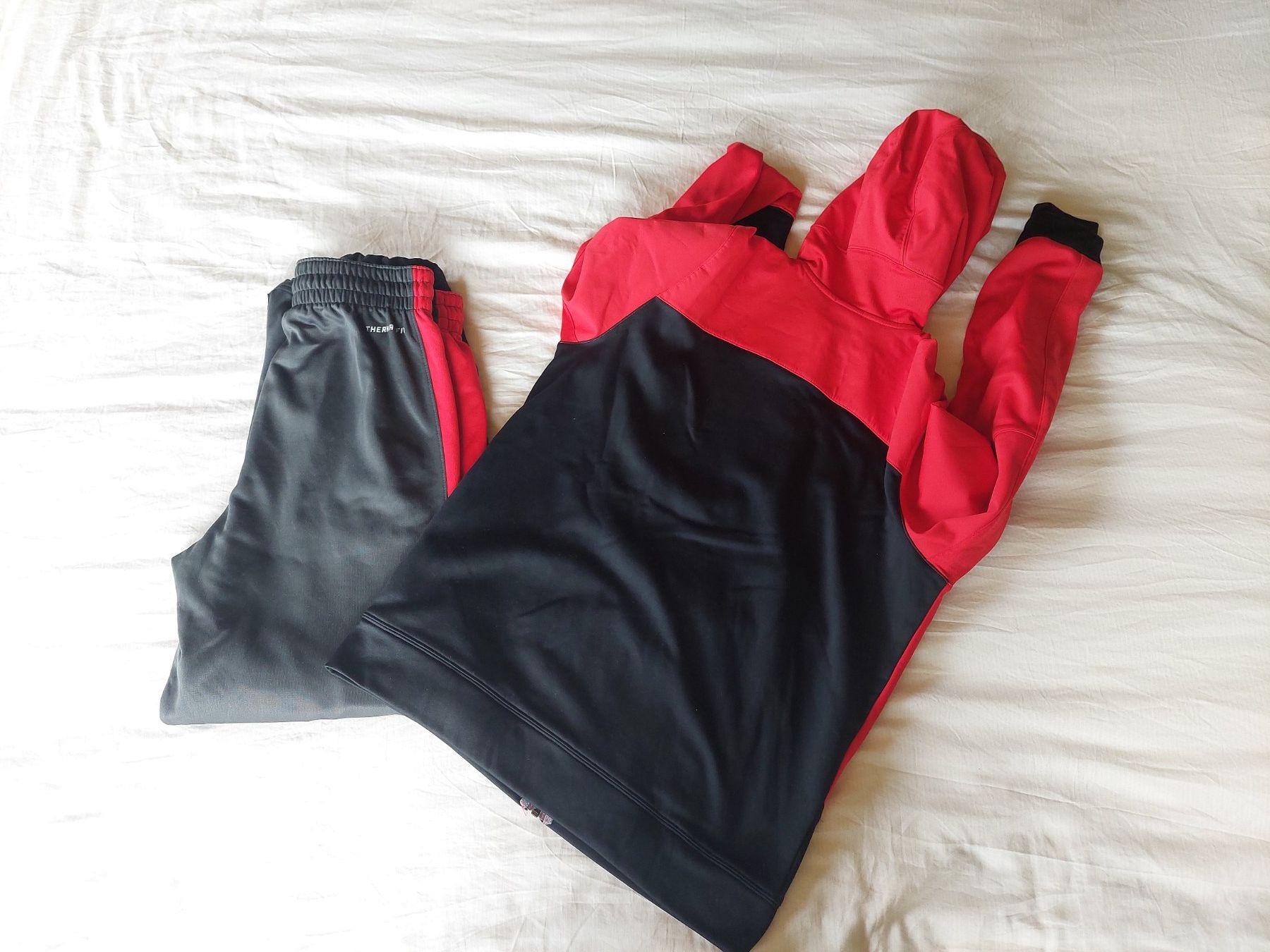 Nike Lotti di vestiti: Nike Trainingsanzug – Usato da Mettau venduto da Taeni93 1