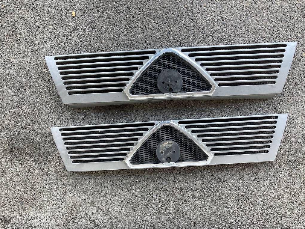 Alle Autoersatzteile: Alfa 75 Kühler Grill – Gebraucht aus Worb von Giulia69