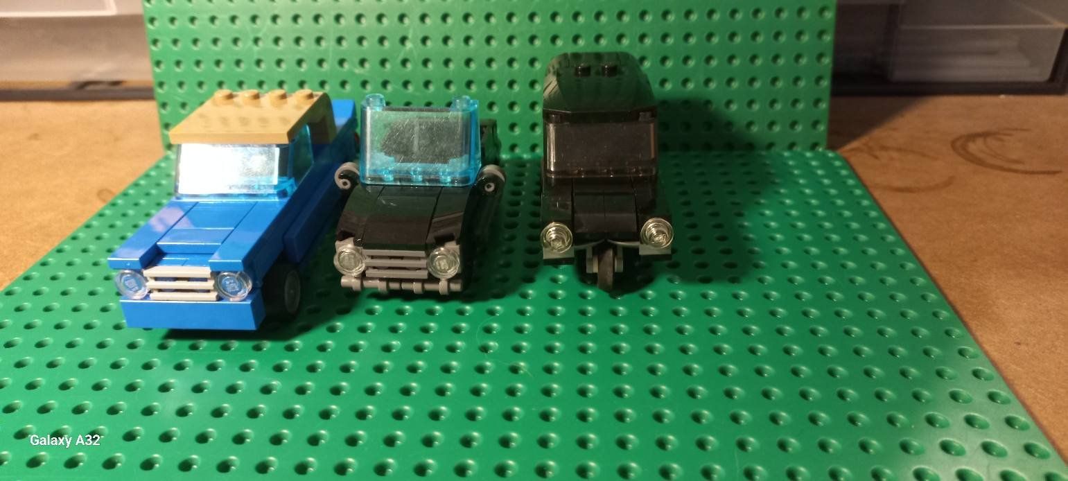 Lego Giocattoli: Lot de 3 voitures Lego – Usato da La tour de treme venduto da Legocreation82 2