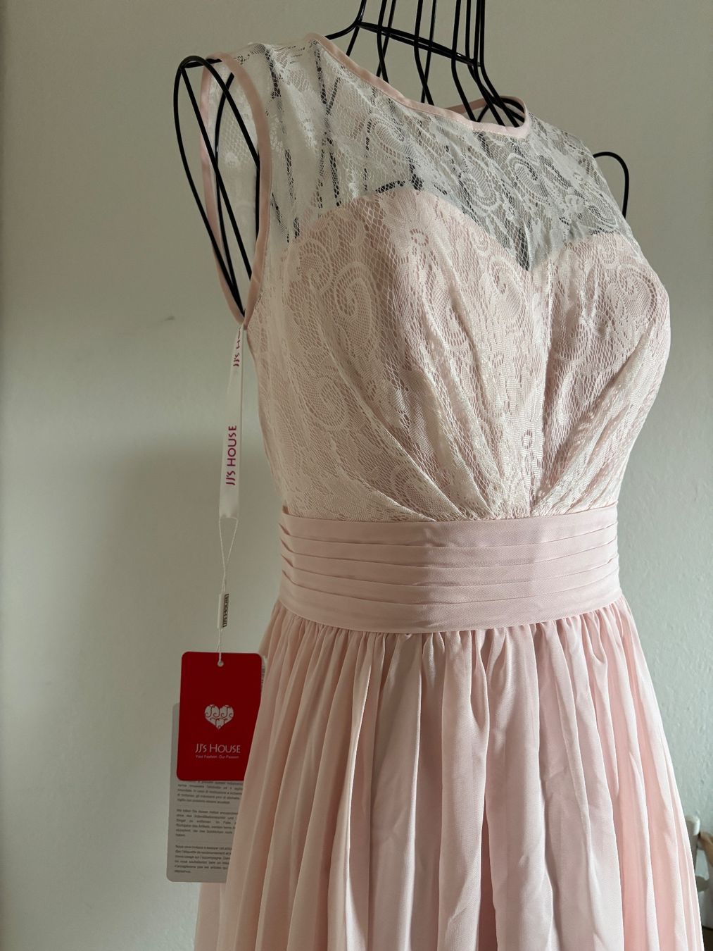 JJ’s House Robes: Kleid – Neuf (Voir description) à Bern par ViksiBash 1