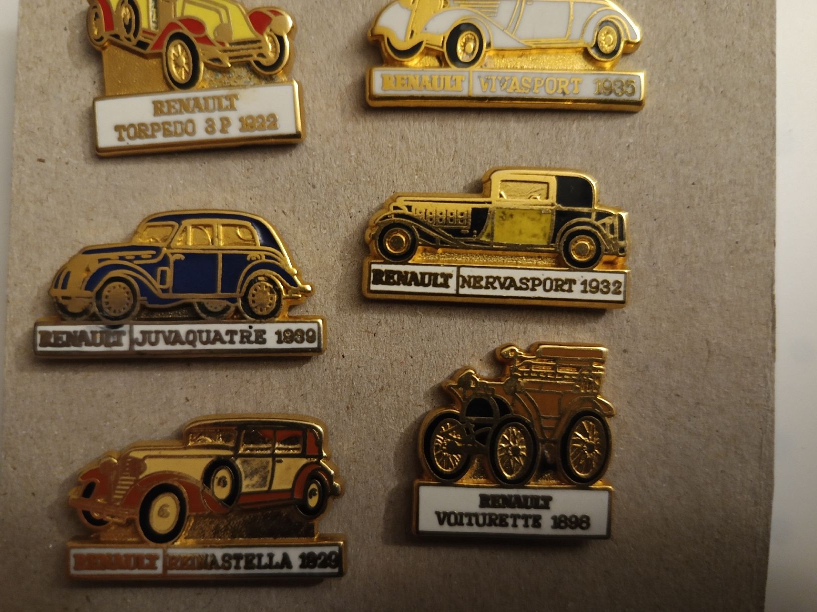 Renault Plaquettes & Badges: Lot 6 pins Renault oldtimer  – D'occasion à Bex par Canouille 2