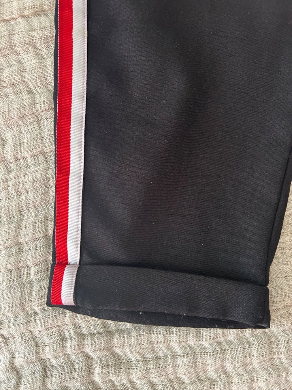 Pantaloni: Stoffhose von New look – Usato da Zürich venduto da maggi96 1
