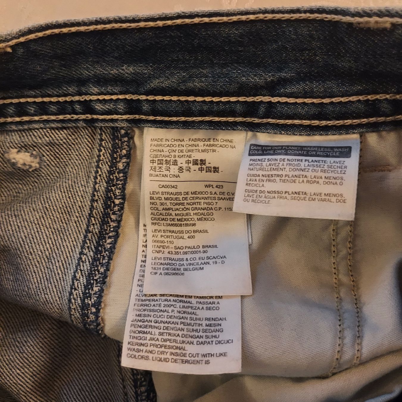 Levi's Gonne: Cooler Levi's Jeansjupe Grösse S/27 – Nuovo (secondo la descrizione) da Davos Platz venduto da nicoletta06 5