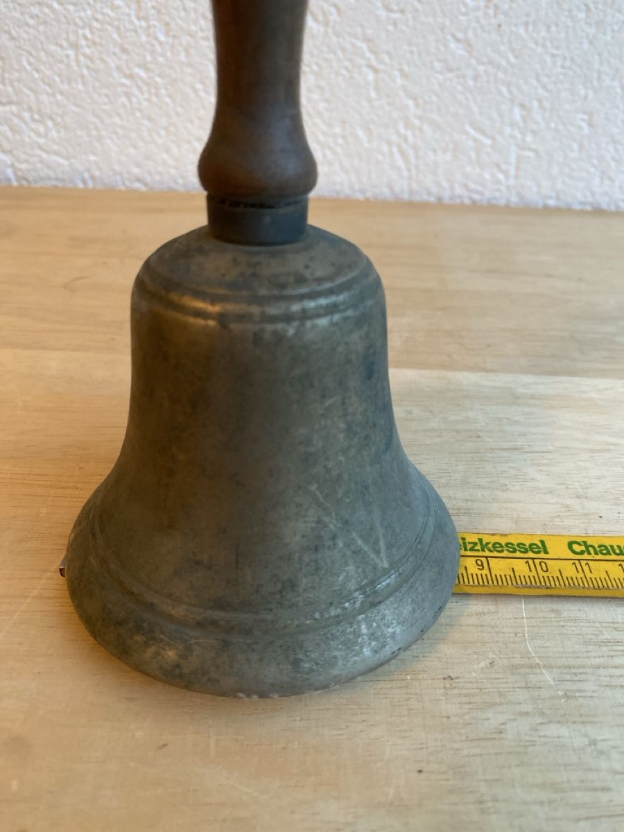 Campanacci mucche: Antike Glocke mit Holzgriff – Usato da Burgdorf venduto da gre_2ftz 4