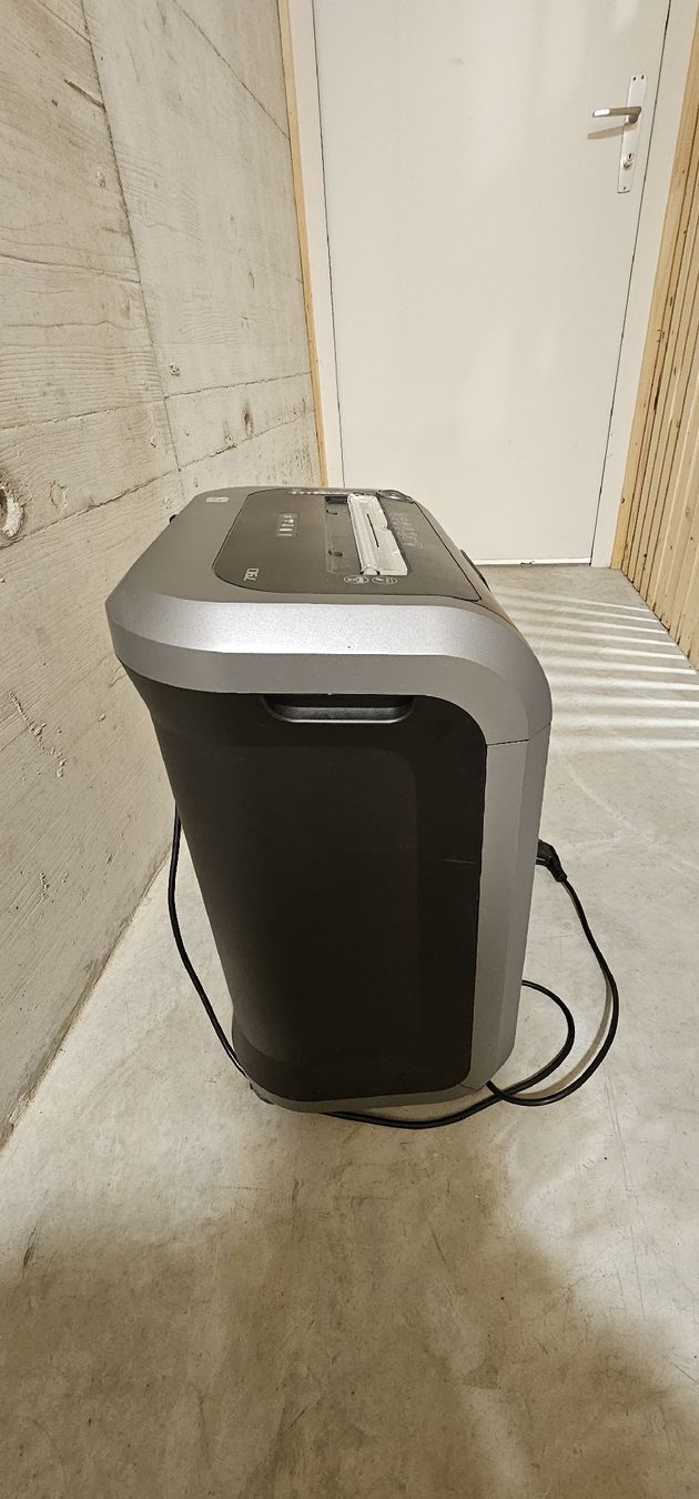 Fellowes Distruggi documenti: Déchiqueteuse Fellowes Powershred 79Ci – Usato da Chézard-St-Martin venduto da rub_78fl 4