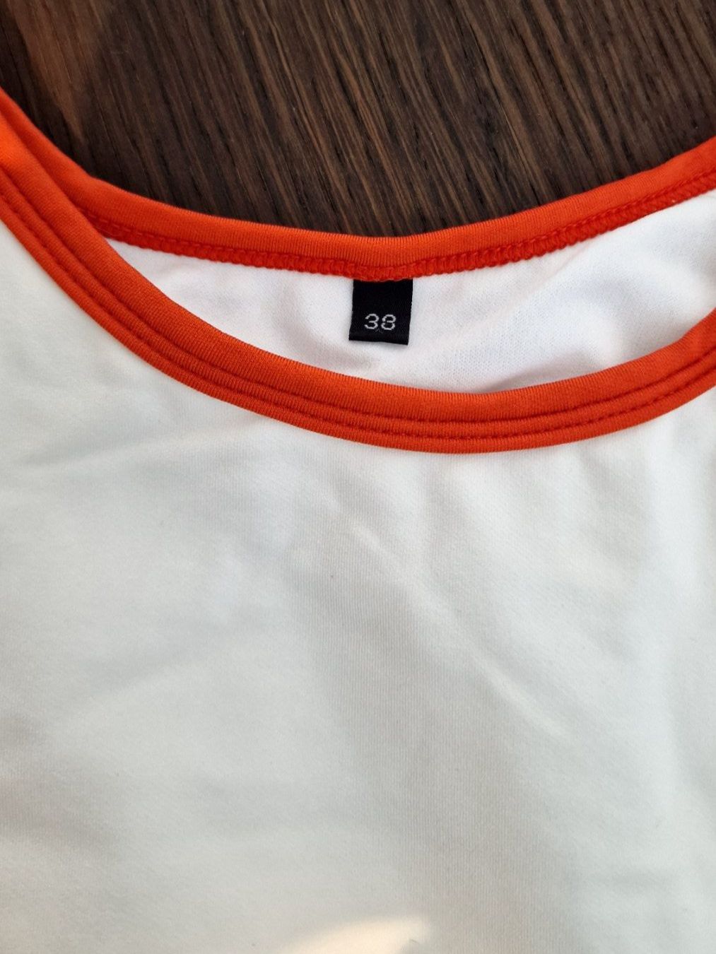 Tops: Protective Sportshirt mit Tasche, Gr. 38 – Gebraucht aus Rütihof von tweedy123 1