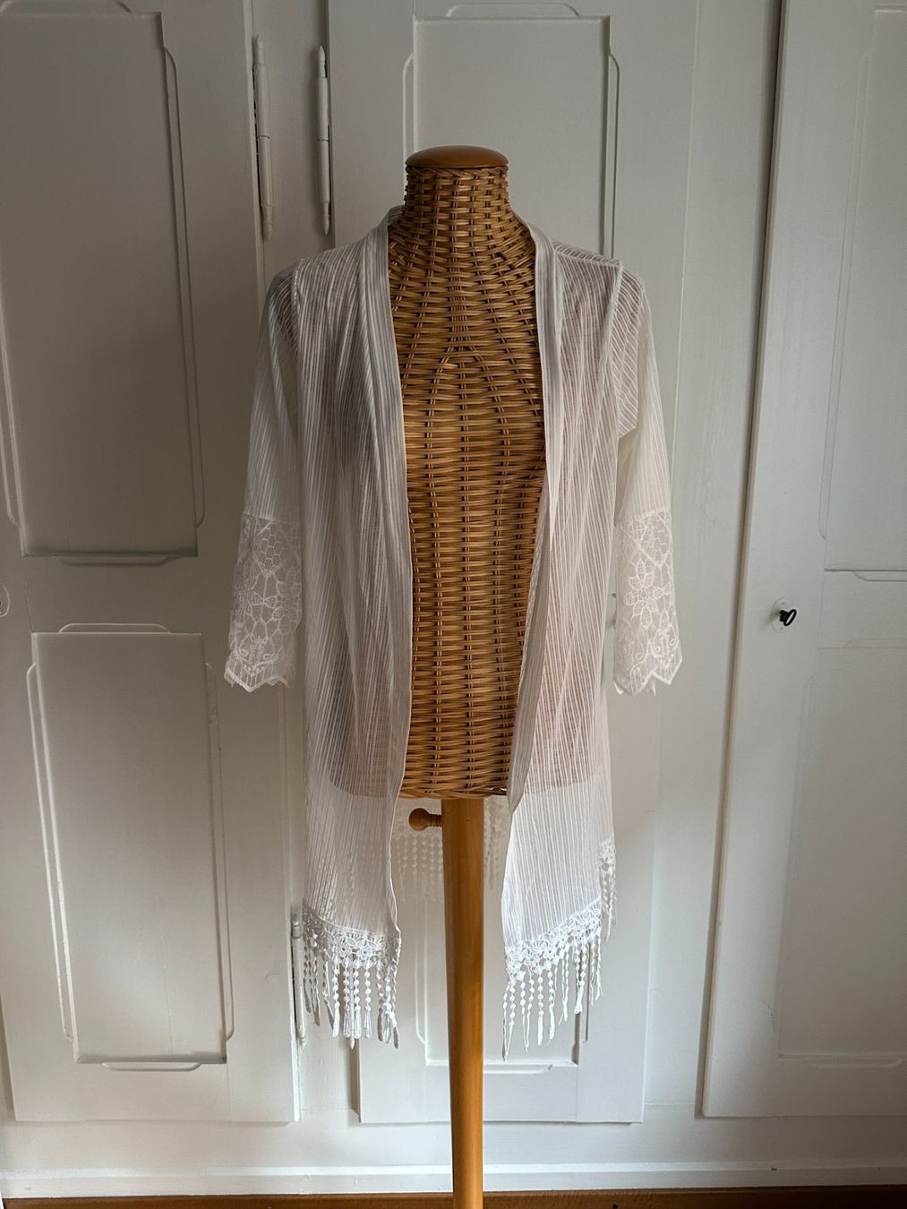 Vestes: Fransen Jäckchen weiss transparent XS – D'occasion à Zürich par Diazaio