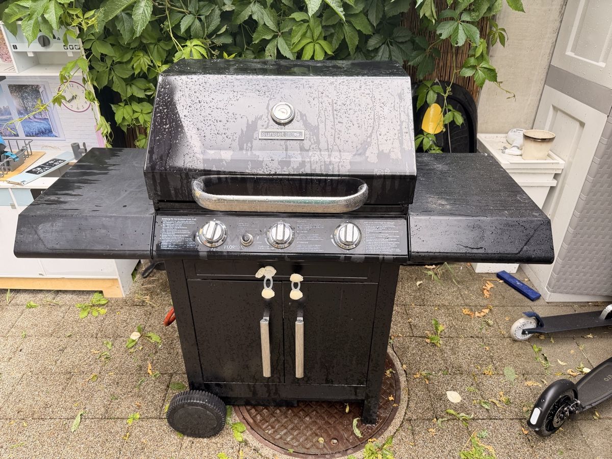 Griglie: Sunset BBQ Florida Grill Funktioniert einwandfrei – Usato da Dübendorf venduto da O_Atik 1
