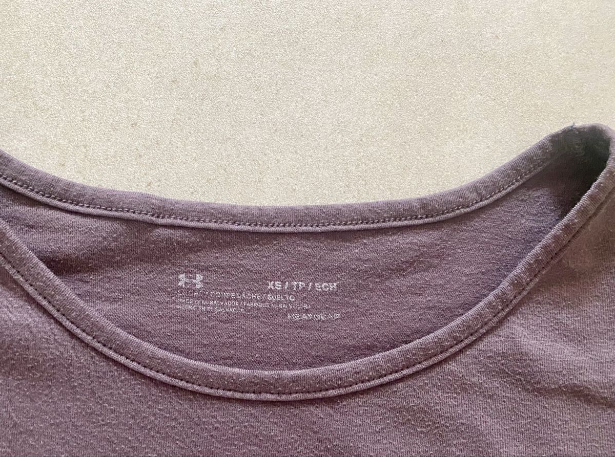 Under Armour T-shirts: SHIRT UNDER AMOUR – D'occasion à Eglisau par Lara0 1