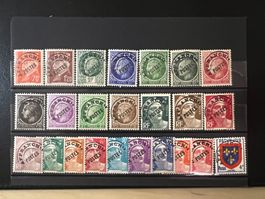 Série préoblitérés neufs** complète 1942-1951