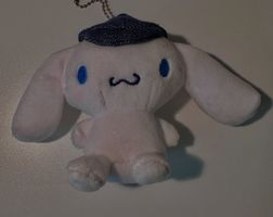 Peluche Cinnamoroll avec chapeau 🎩