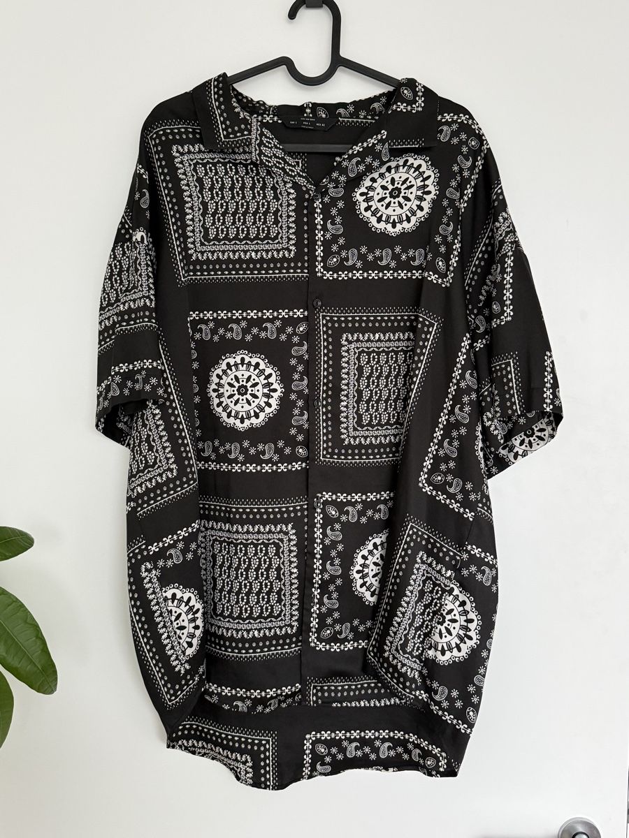 Zara Hemden: Zara Man Black & White Patterned Shirt - Size Large – Gebraucht aus Luzern von georgelawrence