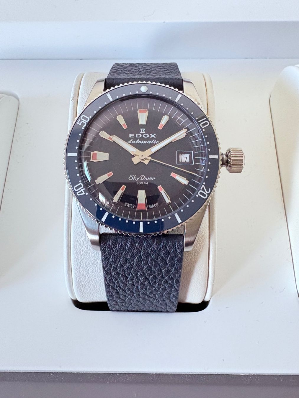Edox Orologi: Edox SkyDiver 38 Date Automatic Special Edition New/Garantie – Nuovo e nell'imballaggio originale da Genève venduto da GLwatchsa 1