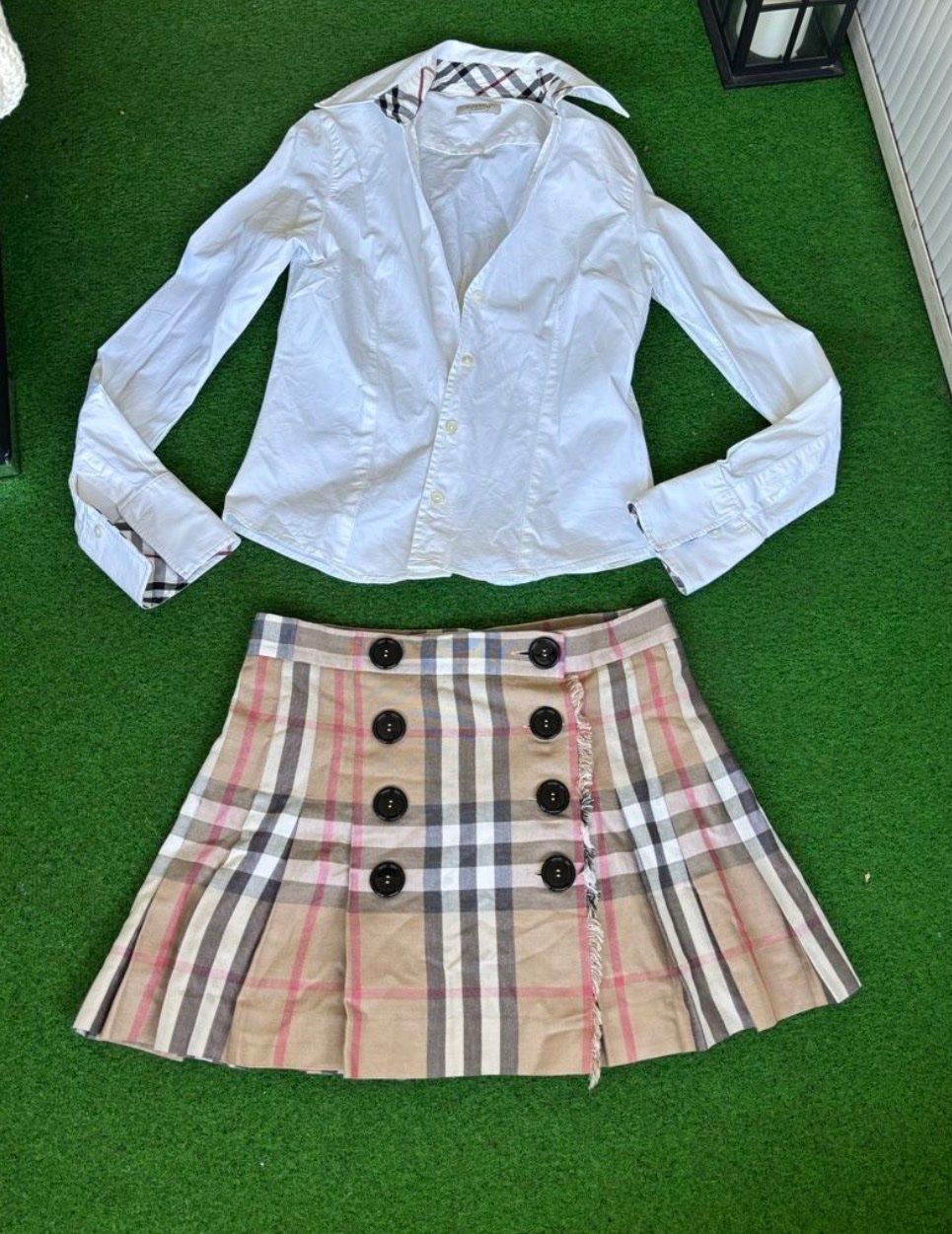 Burberry Lotti di vestiti: BURBERRY Bluse mit Rock Gr.S – Usato da Bern venduto da hro_b9qn