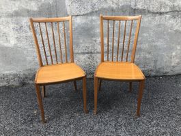2 Holz Stühle - Sehr guter Zustand