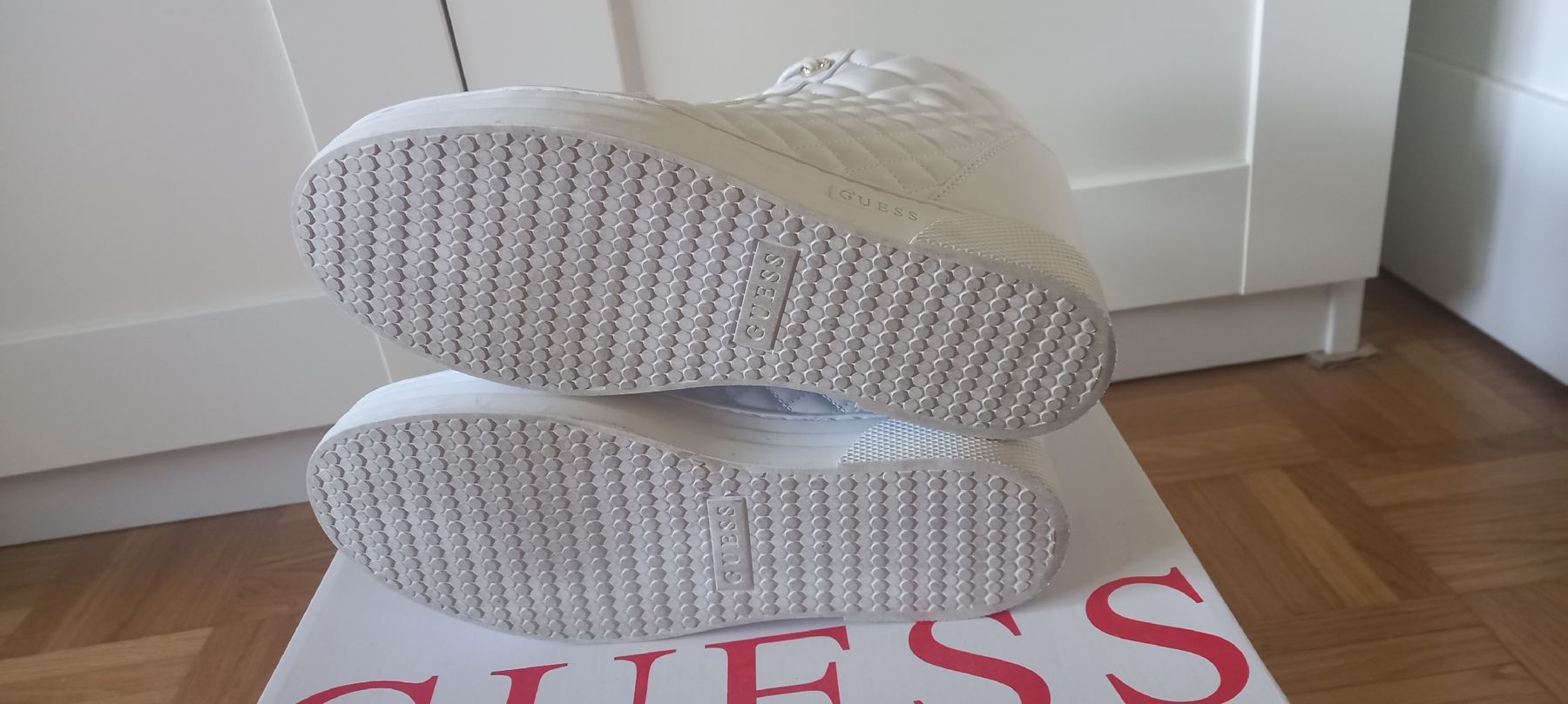Guess Scarpe da donna: Guess Sneaker – Usato da Bachenbülach venduto da Dominik-20 4