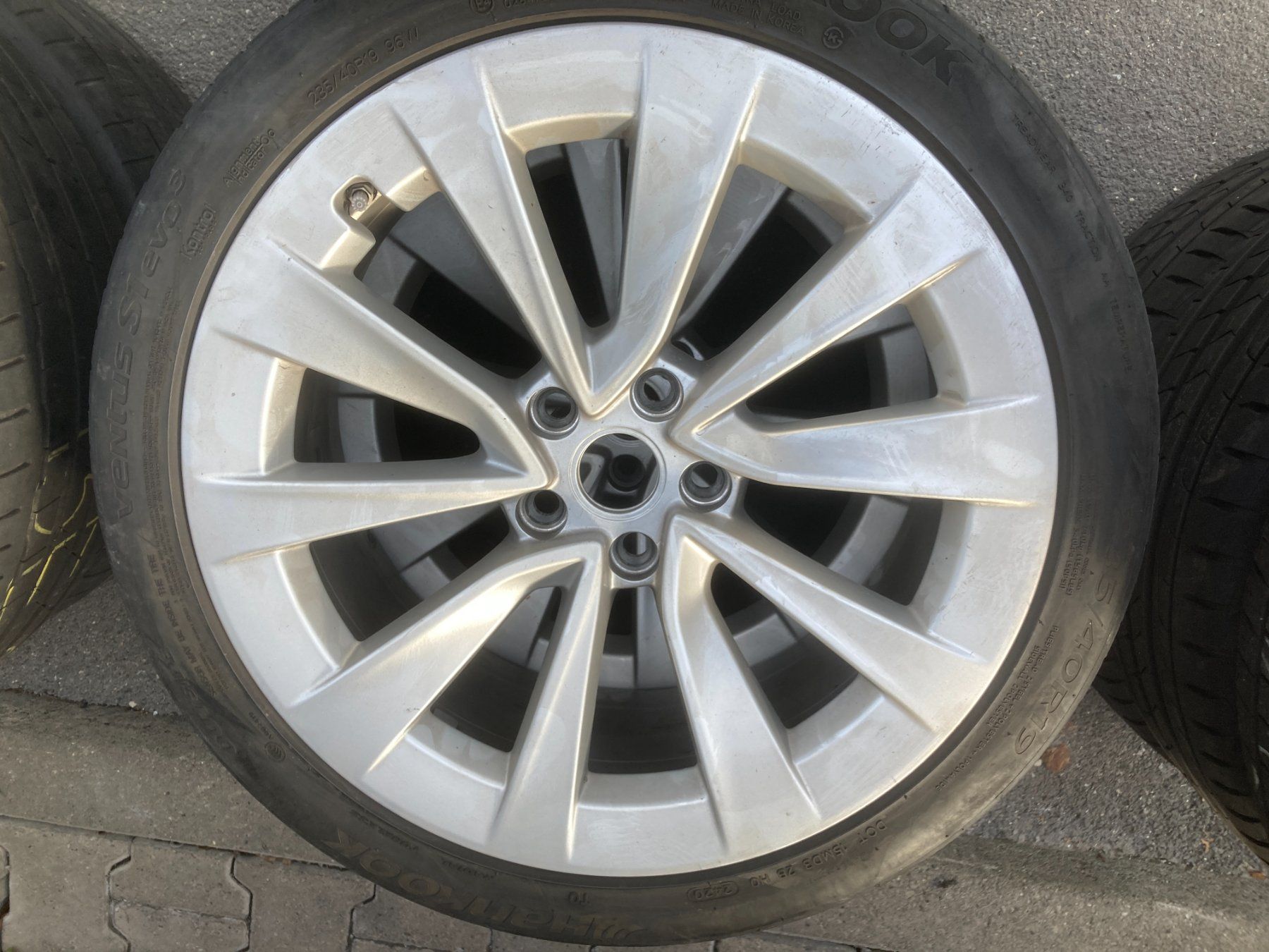 Tesla Pneumatici & Ruote complete: Tesla Model 3 Sommerräder 235/40R19 – Usato da Cham venduto da Cham6332 2