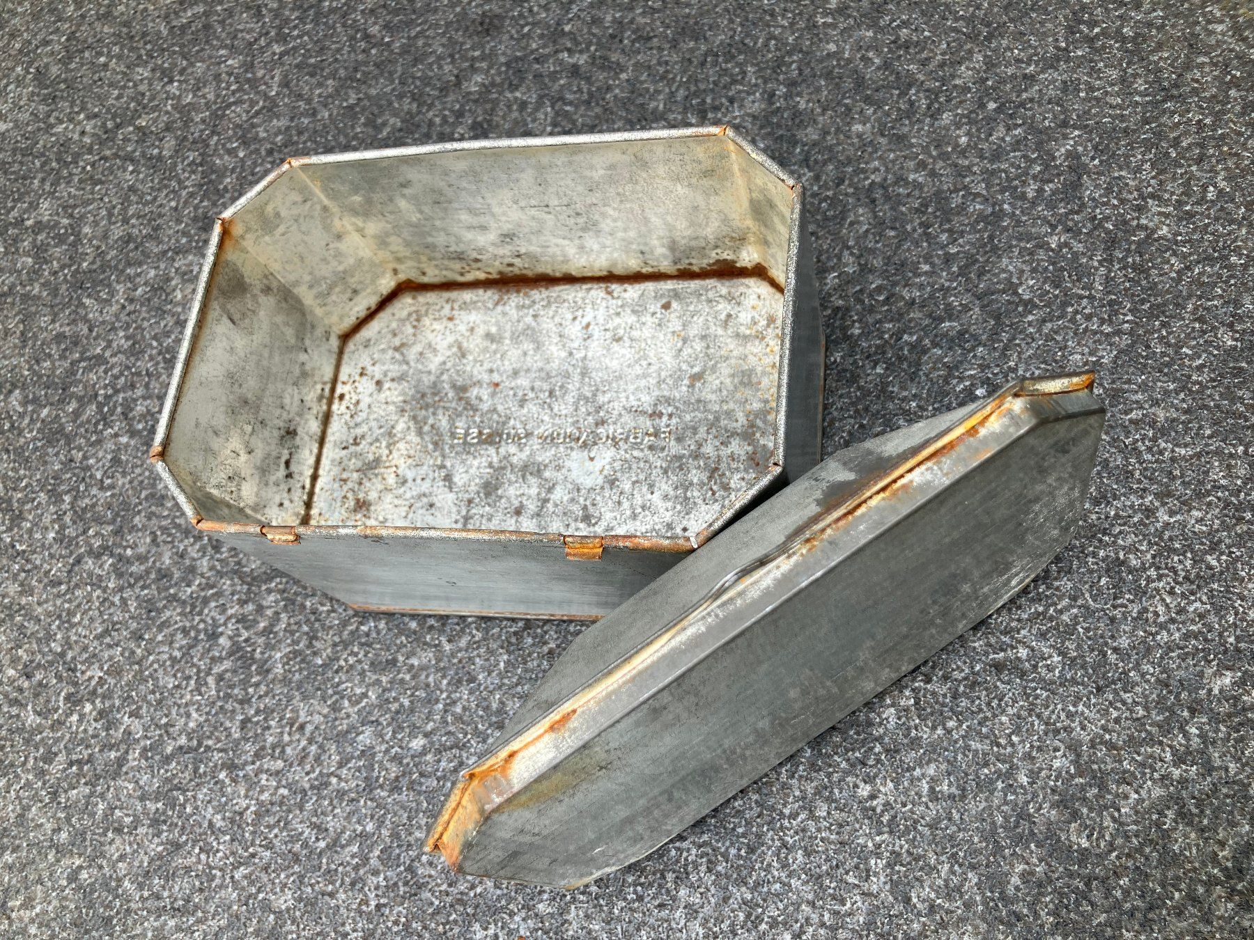 Giocattoli: Blechdose alt – Usato da Hittnau venduto da Mares8335 1