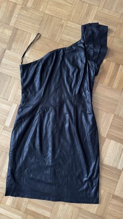 Schwarzes One-Shoulder-Kleid in Lederoptik, Grösse S