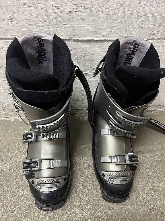 Scarpe da uomo: Skischuhe – Usato da Riehen venduto da alisha.