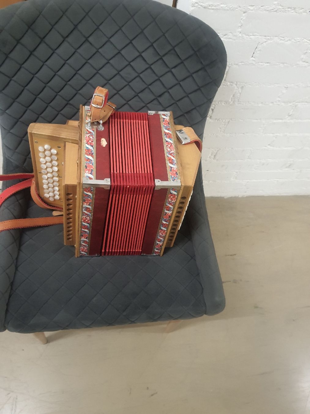 Strumenti musicali: schwyzerorgeli pour décoration  – Usato da Pont-de-la-Morge venduto da Mirabelle0 1