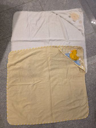 2 Baby Badehandtücher / Handtuch für Babys