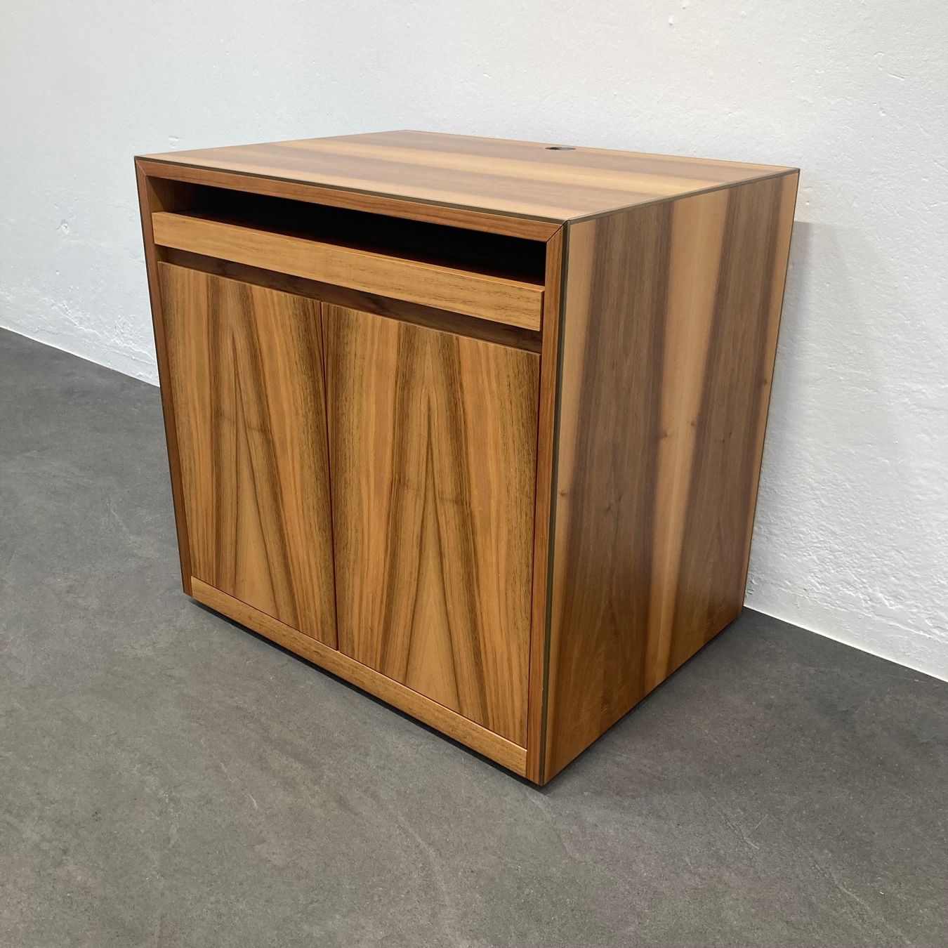 Armadi: Top Design Exclusiv One Roll-Sideboard – Usato da Schönenwerd venduto da mcofficeshop 4