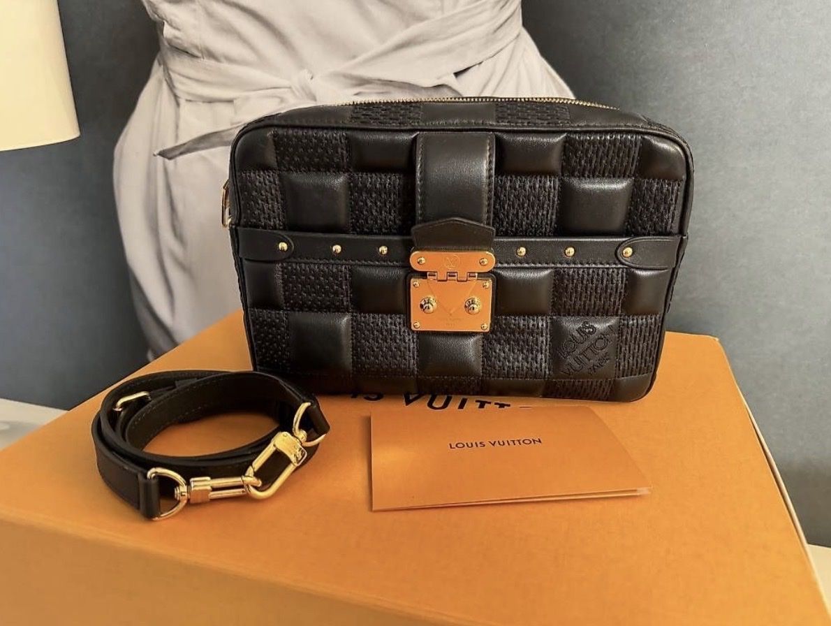 Louis Vuitton Borse da donna: NEUE Louis Vuitton Troca MM schwarz – Nuovo (secondo la descrizione) da Männedorf venduto da Jessiey