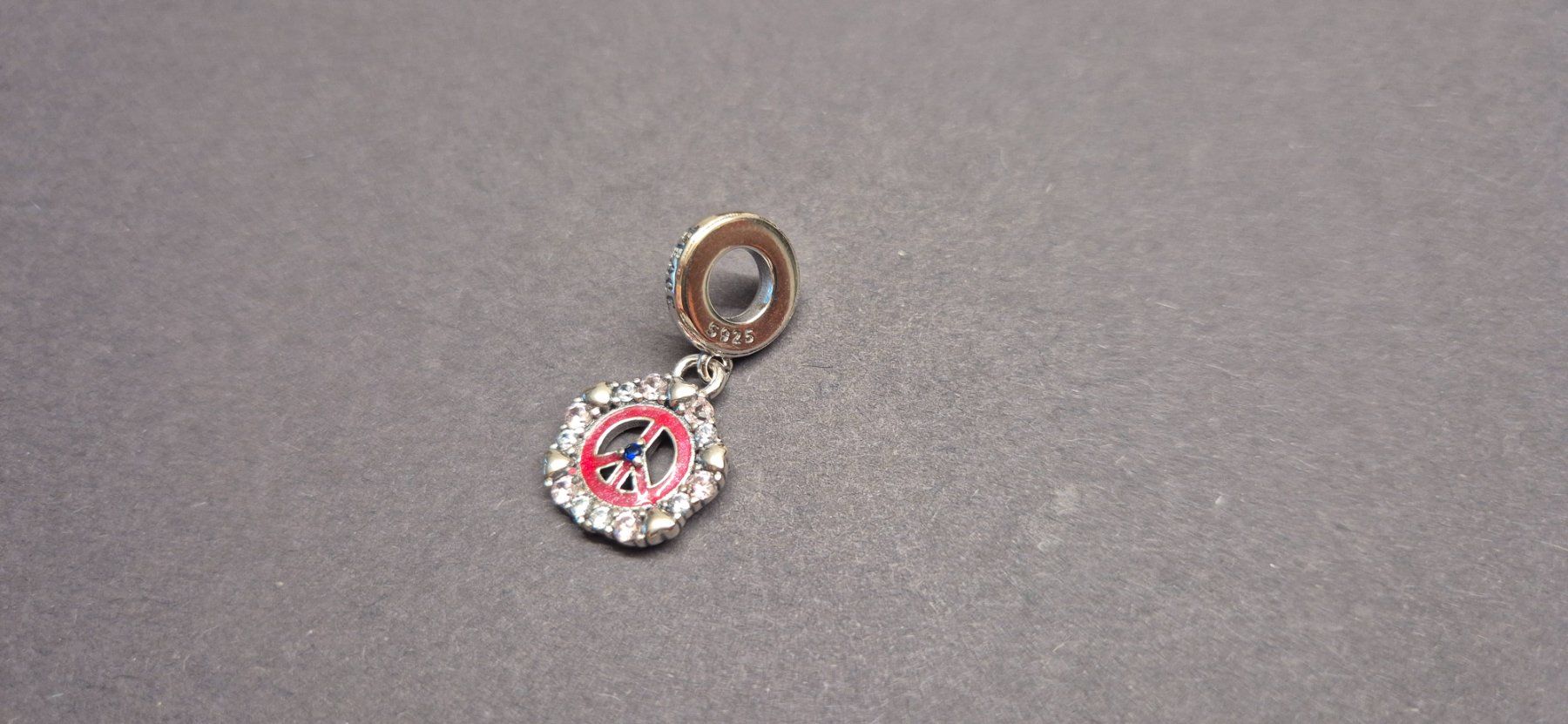 Ciondoli: Charm Peace +Garantie – Nuovo (secondo la descrizione) da Rotkreuz venduto da Carbone_Bijou-Shop