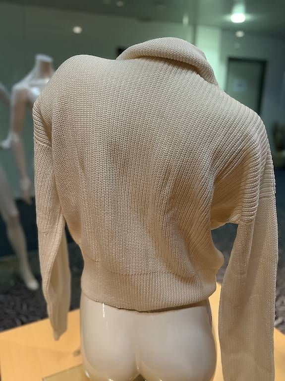 Maglioni & Felpe: Weicher Stehkragenpullover in Creme Liu Jo – Usato da Steinhausen venduto da deikoon 2