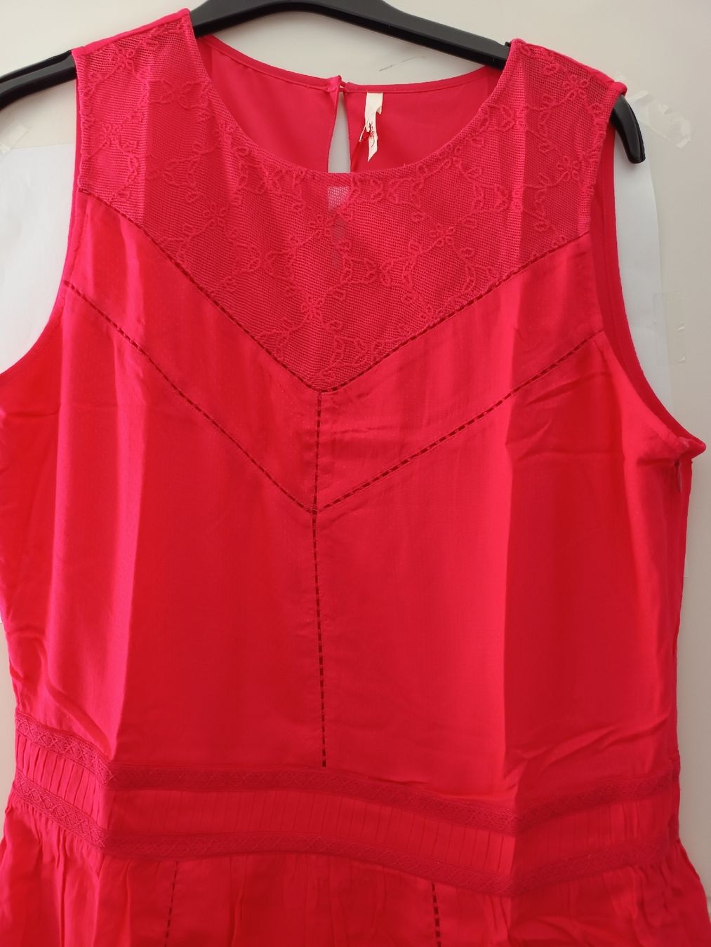 IKKS Vestiti: Robe coton rouge broderie plastron IKKS I-Code T42 – Nuovo e nell'imballaggio originale da Genève venduto da Brachiopode 7