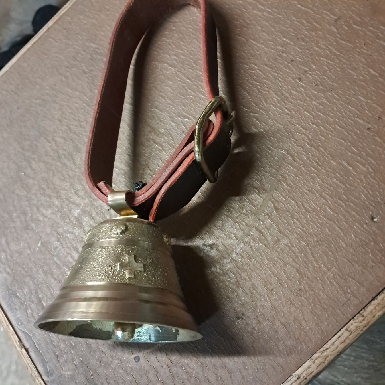 Campanacci mucche: Kleine Schweizer Glocke – Usato da Murten venduto da SHETHOF
