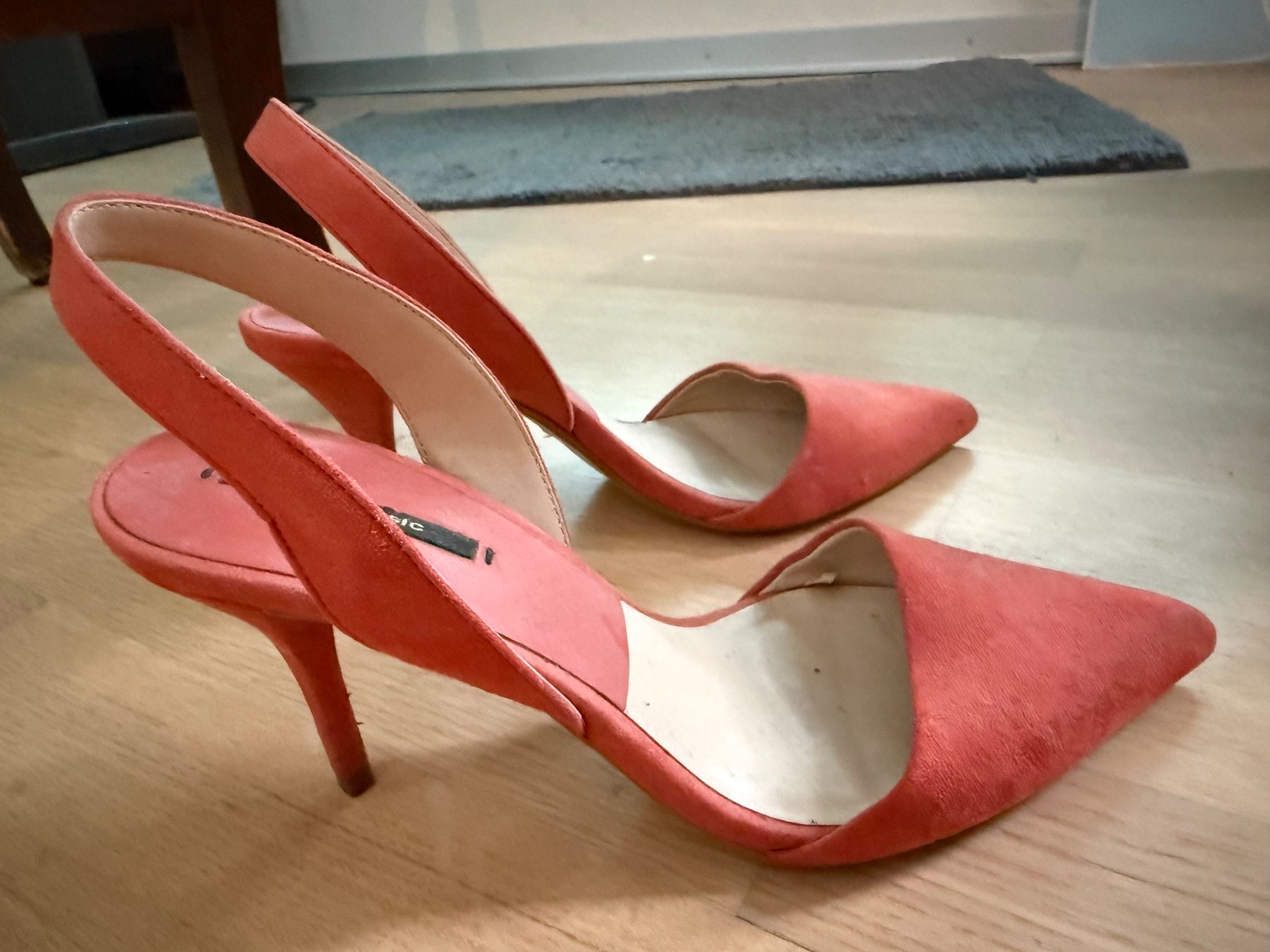 Zara Damenschuhe: Zara heels 38 EU – Gebraucht aus Zurich von pau_xz6b 1