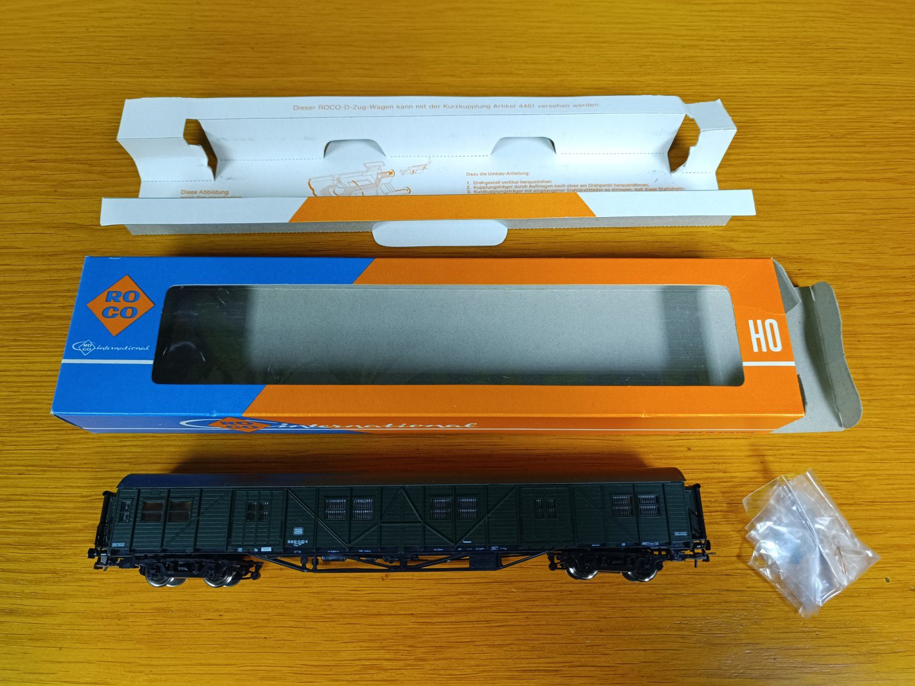 Roco Modelleisenbahnen: Behelfspackwagen der DB – Gebraucht aus Künten von Aumosa 4