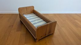 Kleines Holz-Kinderbett / Puppenbett