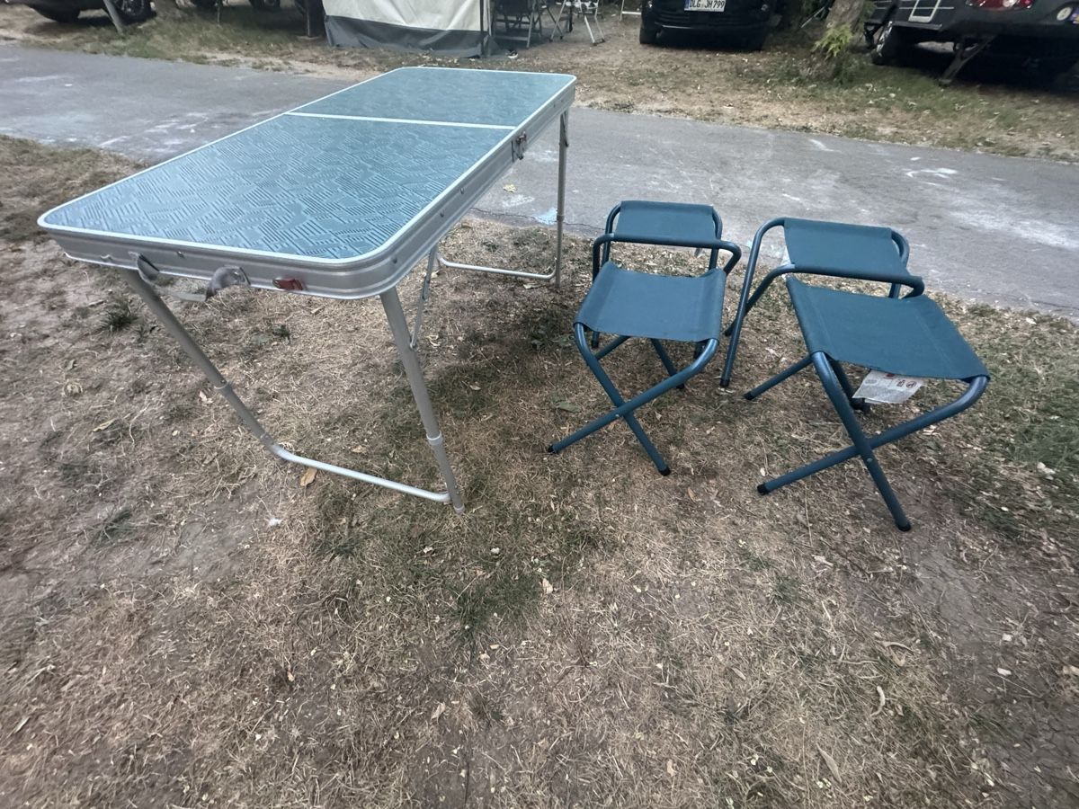 Set di tavolo e panche: Campingtisch mit 4 Hocker - Decathlon – Usato da Dierikon venduto da FraeuleinMaus17 2