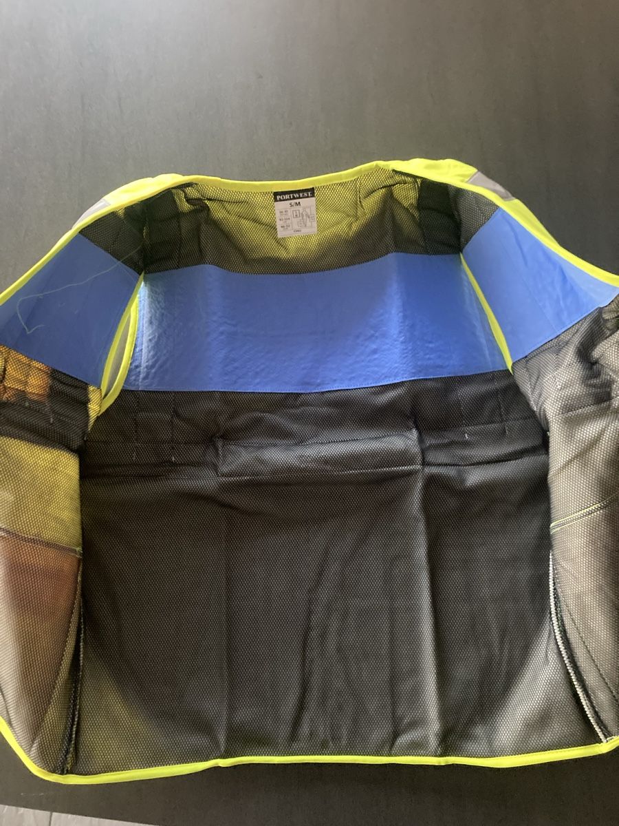 Gilet & Giacche: Gilet de sécurité Hi-Vis Cooling – Nuovo e nell'imballaggio originale da nods venduto da Tozzifan 2