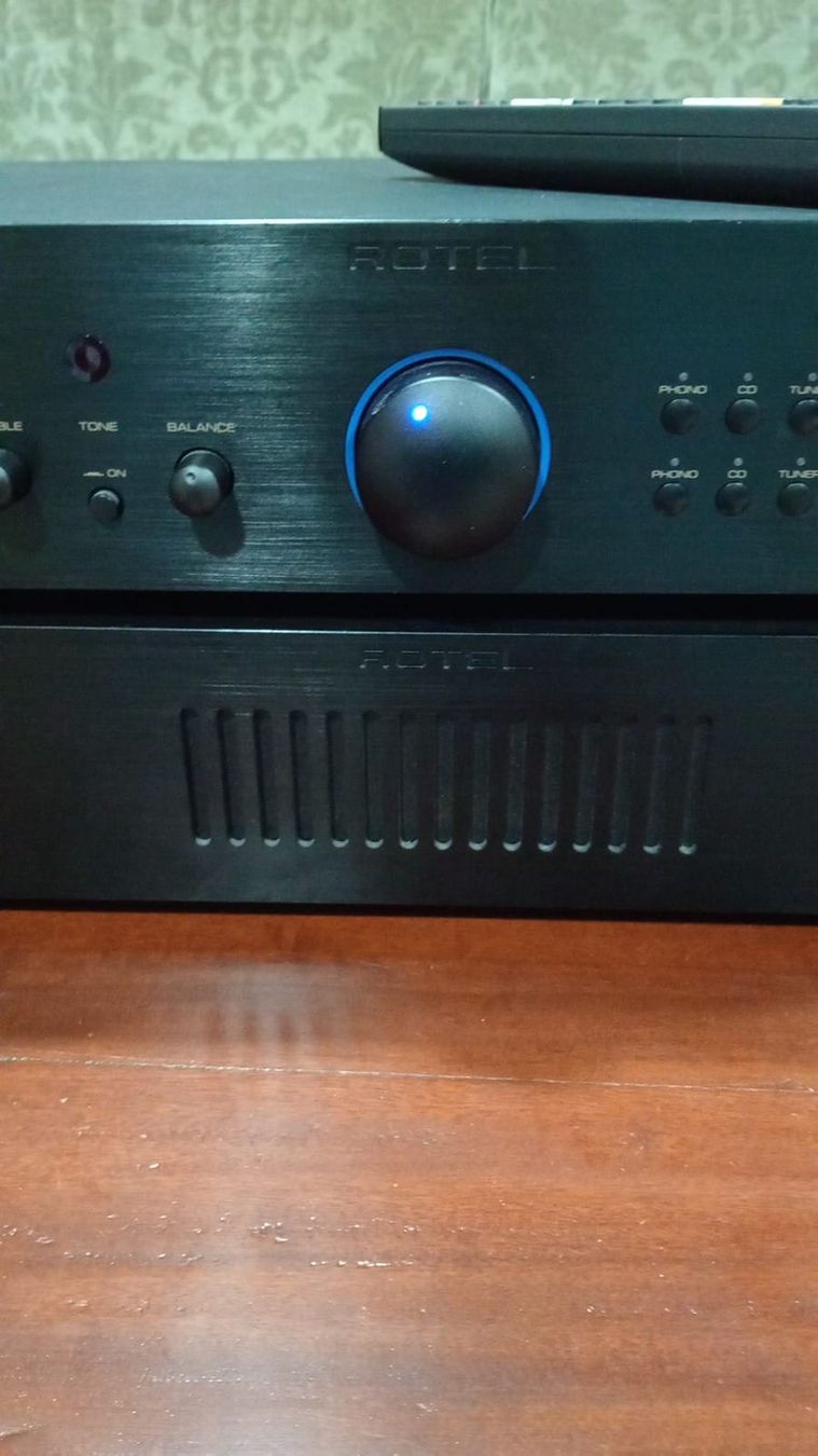 Rotel Amplificatori: High End Preamplifier Rotel RC-1580 – Nuovo (secondo la descrizione) da St-Cergue venduto da per_6cx5 3
